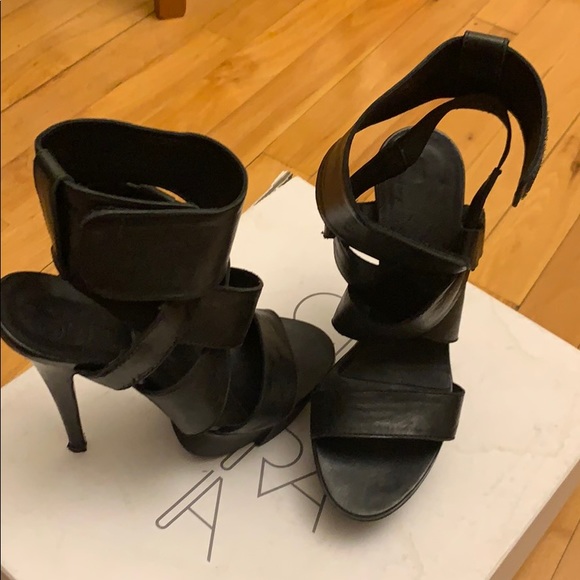 Cinzia Araia made in ITALY high heel sandals 36 - Picture 2 of 7